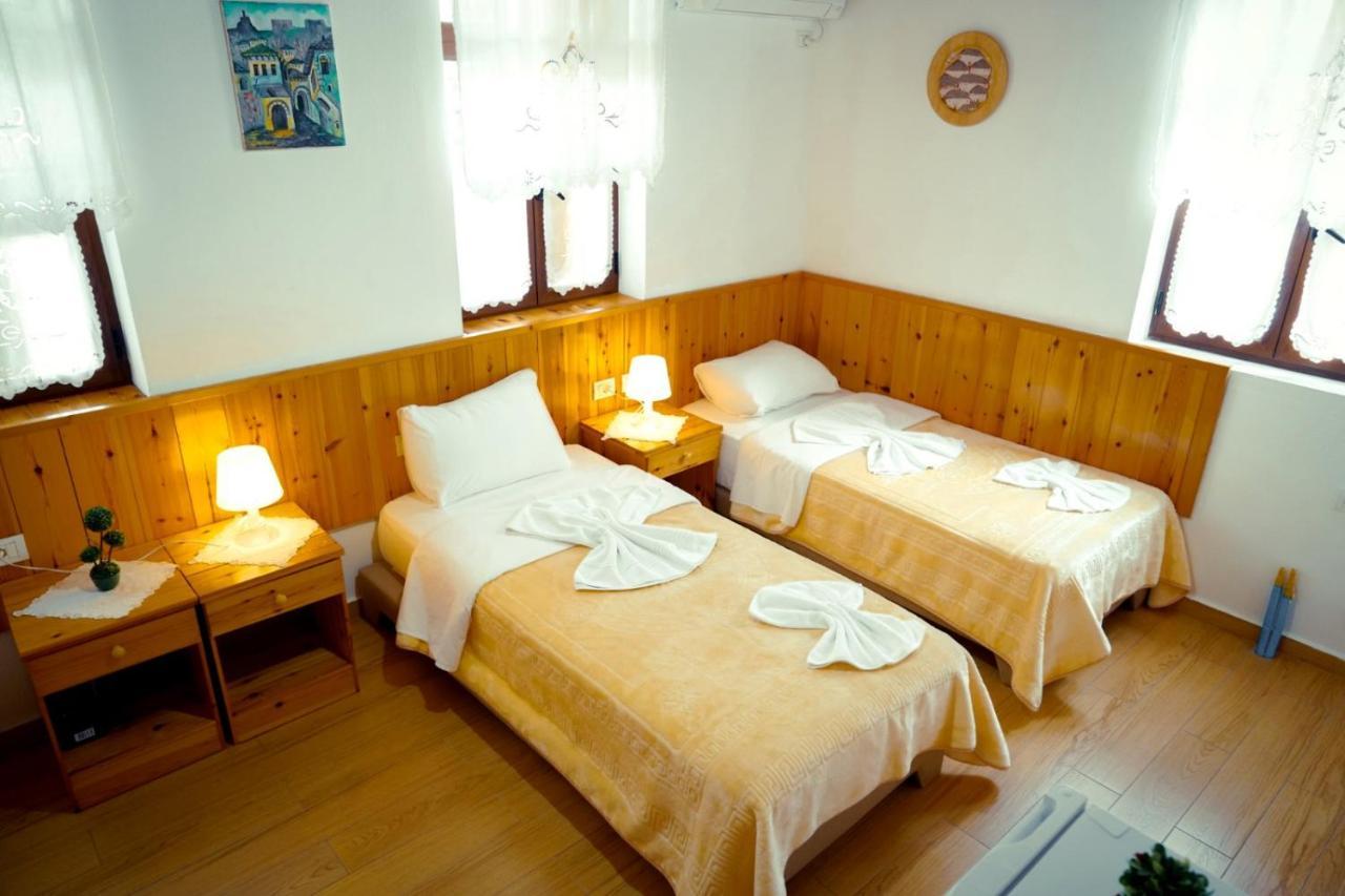 Hotel Domino Gjirokastër 外观 照片