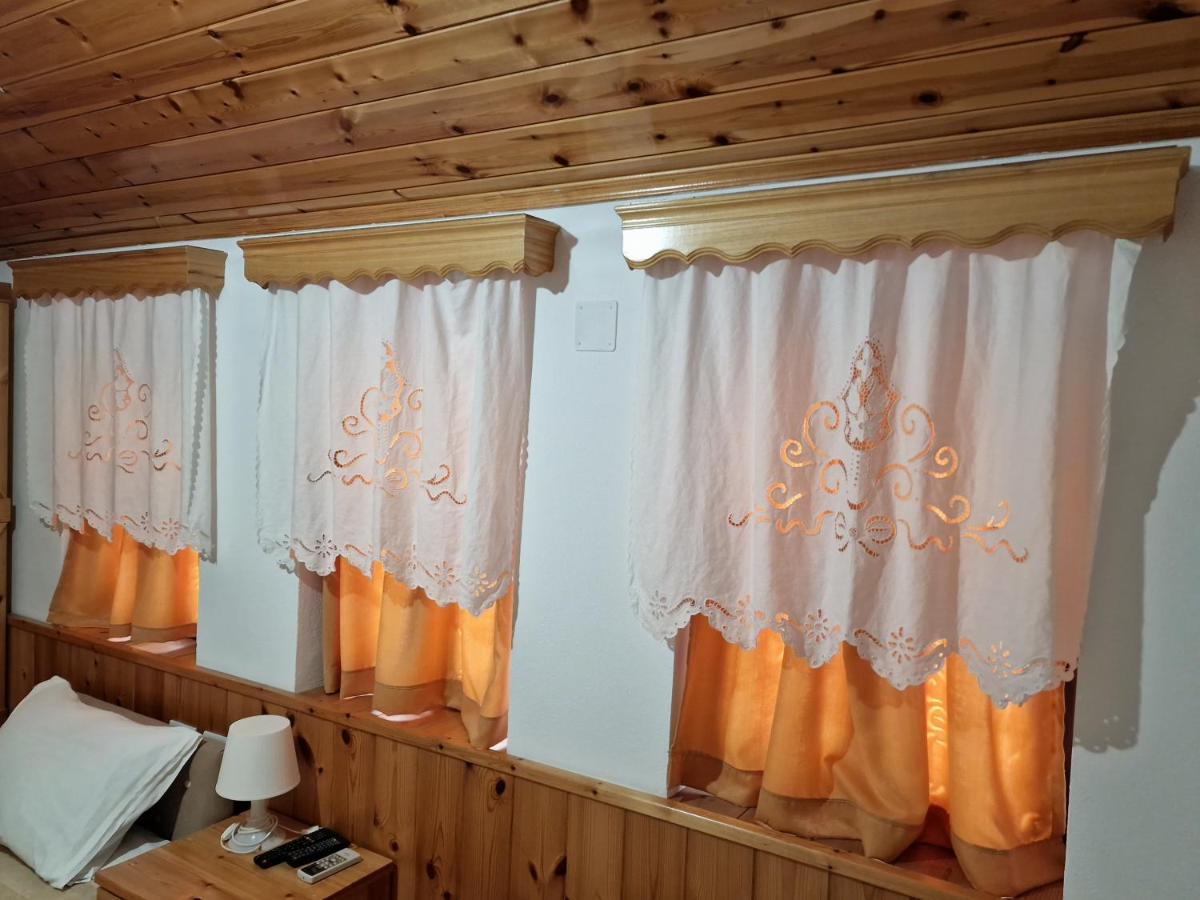 Hotel Domino Gjirokastër 外观 照片