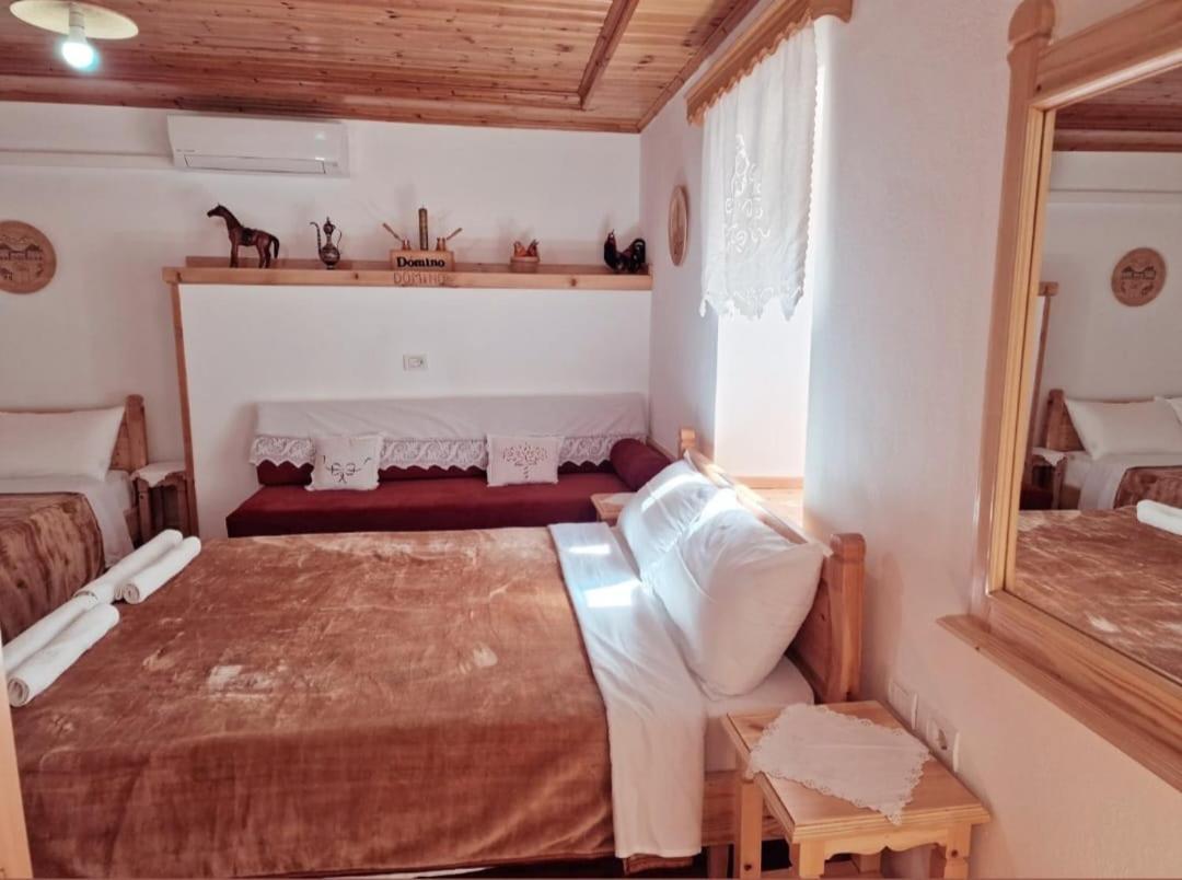 Hotel Domino Gjirokastër 外观 照片